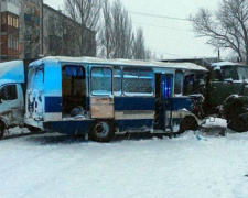 На Донетчине военный автомобиль протаранил автобус. 8 человек пострадало (ФОТО)