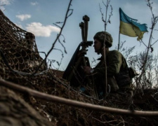 Сутки в Донбассе: боевики стреляют из запрещенного вооружения, один военный погиб