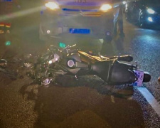 В Велесову ночь на дорогах Мариуполя разбились автомобили и мотоцикл. Девушка-водитель в больнице