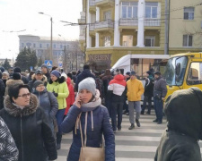 На организаторов митинга против подорожания проезда в Мариуполе составили протоколы