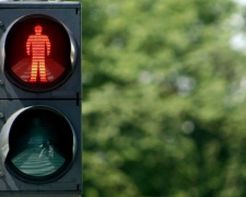 В Мариуполе ламповые светофоры заменят светодиодными: почему они не оборудованы таймером (ФОТО)
