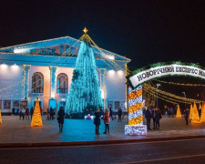 Фестиваль колядок, концерт и дискотека: как в Мариуполе завершатся новогодние праздники