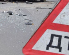 Тройное ДТП на мосту и аварию у вокзала расследуют в Мариуполе