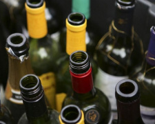 На Донетчине за продажу алкоголя и табака несовершеннолетним аннулировали лицензию 40 предпринимателям