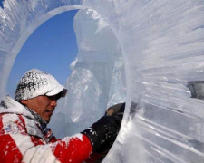 Центр Мариуполя украсит "ледяная выставка" скульптур