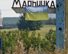 Во время обстрела в Донбассе погиб житель: снайпер открыл огонь по медикам и полицейским