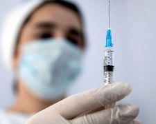 В Украине планируют увеличить список профессий для обязательной вакцинации