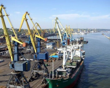 Мариупольский порт в блокаде: На предприятии введен режим жесткой экономии