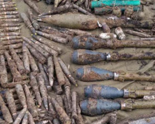 На Донетчине рядом с жилыми домами обнаружили большой арсенал оружия (ФОТО)