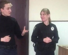 Первые «Ласточки»: полицейские Мариуполя приступили к изучению языка жестов (ФОТО + ВИДЕО)