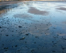 Благодаря небывалому отливу на берегу Мариуполя выявлена опасность (ФОТОФАКТ)