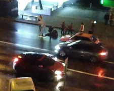 В Мариуполе двое пьяных мужчин попали под колеса авто