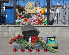 Ракетою "За дітей" — по цивільних: два роки тому росіяни обстріляли вокзал у Краматорську