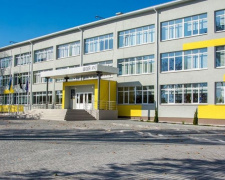 В Мариуполе в обновленную опорную школу проник вандал (ФОТО)