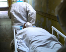 В Украине второй день подряд фиксируют суточный антирекорд по смертности от COVID-19