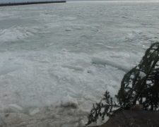 Мороз и штормовой ветер в Мариуполе не стали помехой для крещенских купаний (ФОТО)