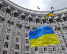 Зарплаты топ-чиновников правительства привяжут к средней заработной плате украинцев