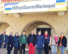 «Мы должны спасти Мариуполь»: во французской коммуне поддержали украинский город