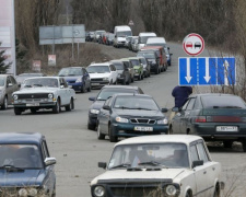На КПВВ в зоне АТО в очереди «застряли» более 1,3 тыс. автомобилей