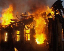 В праздник Пасхи в Мариуполе вспыхнуло два пожара: есть погибший