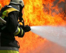 В Мариуполе при пожаре едва не сгорела женщина