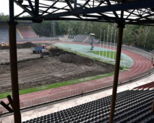 Масштабная реконструкция мариупольского стадиона: игровое поле оставили без газона