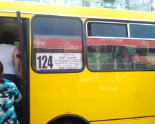 В Мариуполе пассажиры маршруток готовы митинговать из-за повышения тарифов на проезд до 6 грн. (ФОТО)