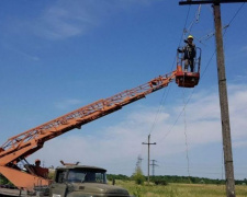 Прифронтовым поселкам вблизи Мариуполя восстановили электричество после обстрела (ФОТО)