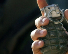 В Мариупольском районе обиженный гость бросил гранату в товарищей