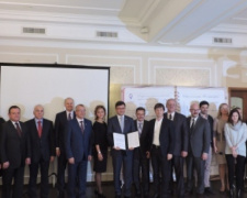 Шесть вузов подписали соглашение о сотрудничестве с городской властью Мариуполя (ФОТО)