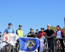 Бердянские велосипедисты приехали в Мариуполь посмотреть на Греческую площадь (ФОТО)