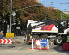 Разрытия на проспекте Мира в Мариуполе отменены на семь лет? (ФОТО)