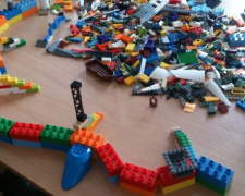 Первоклассникам Новой украинской школы на Донетчине подарят игровые наборы LEGO Play Box