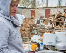 Красный Крест продолжает восстанавливать обстрелянные под Мариуполем дома (ФОТО)