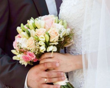 Модная дата: канун Дня семьи в Мариуполе собрал свадебный «урожай» (ФОТО)