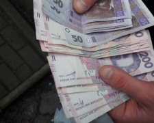 Работник РЭС в Бахмуте вымогал у местного жителя взятку, угрожая штрафом в 15 тысяч гривен