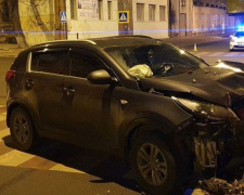 В Мариуполе пьяный водитель, скрываясь от патрульных, спровоцировал тройное ДТП