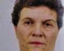 В Мариуполе пропала пенсионерка с волосами рубинового цвета