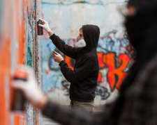 Граффити-вандал о нелегальном изменении внешнего вида Мариуполя (ИНТЕРВЬЮ)