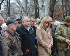 Мариупольцы почтили память ликвидаторов аварии на Чернобыльской АЭС (ФОТО)