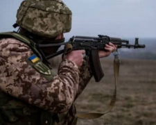 Обострение на Донбассе: ранены шесть военных и четыре получили травмы