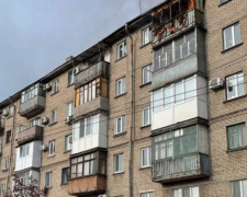 Пожар на верхнем этаже многоэтажки в Мариуполе: стали известны подробности