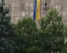 В оккупированном Донецке повесили флаг Украины и включили гимн (ФОТО+ВИДЕО)