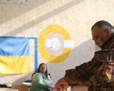 «Давайте выведем все войска»: Зеленский предложил не спешить с выборами в Донбассе