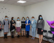 Накануне 8 марта мэр Вадим Бойченко поздравил многодетных матерей