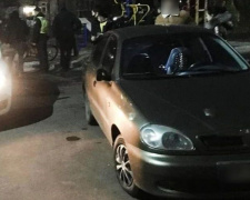 В Мариуполе пьяный велосипедист наехал на авто и пытался скрыться