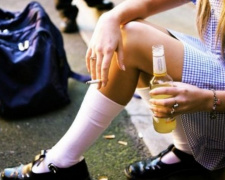 В Донецкой области девятиклассницы отравились алкоголем