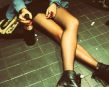 В Мариуполе 15-летняя девушка попала в больницу в алкогольной коме
