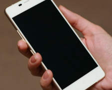 В Мариуполе изобретательный мошенник хотел бесплатно заполучить смартфон