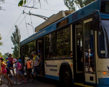 Спецрейс к морю: в Мариуполе запустили специальный троллейбус для детей (ФОТО)